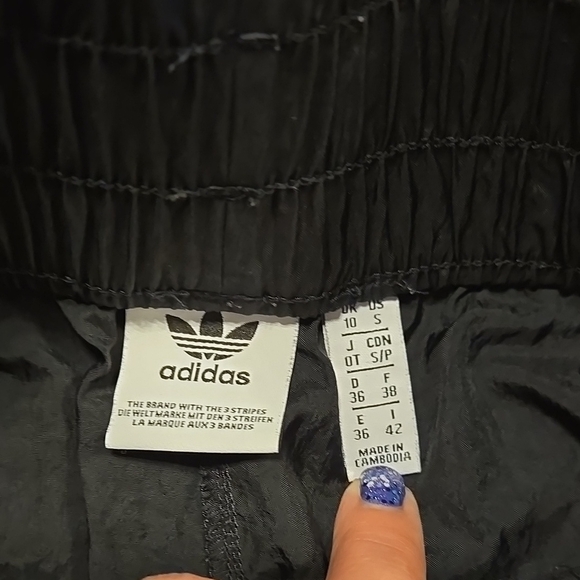 Adidas Black Women's Shorts Size small - Picture 2 of 4
